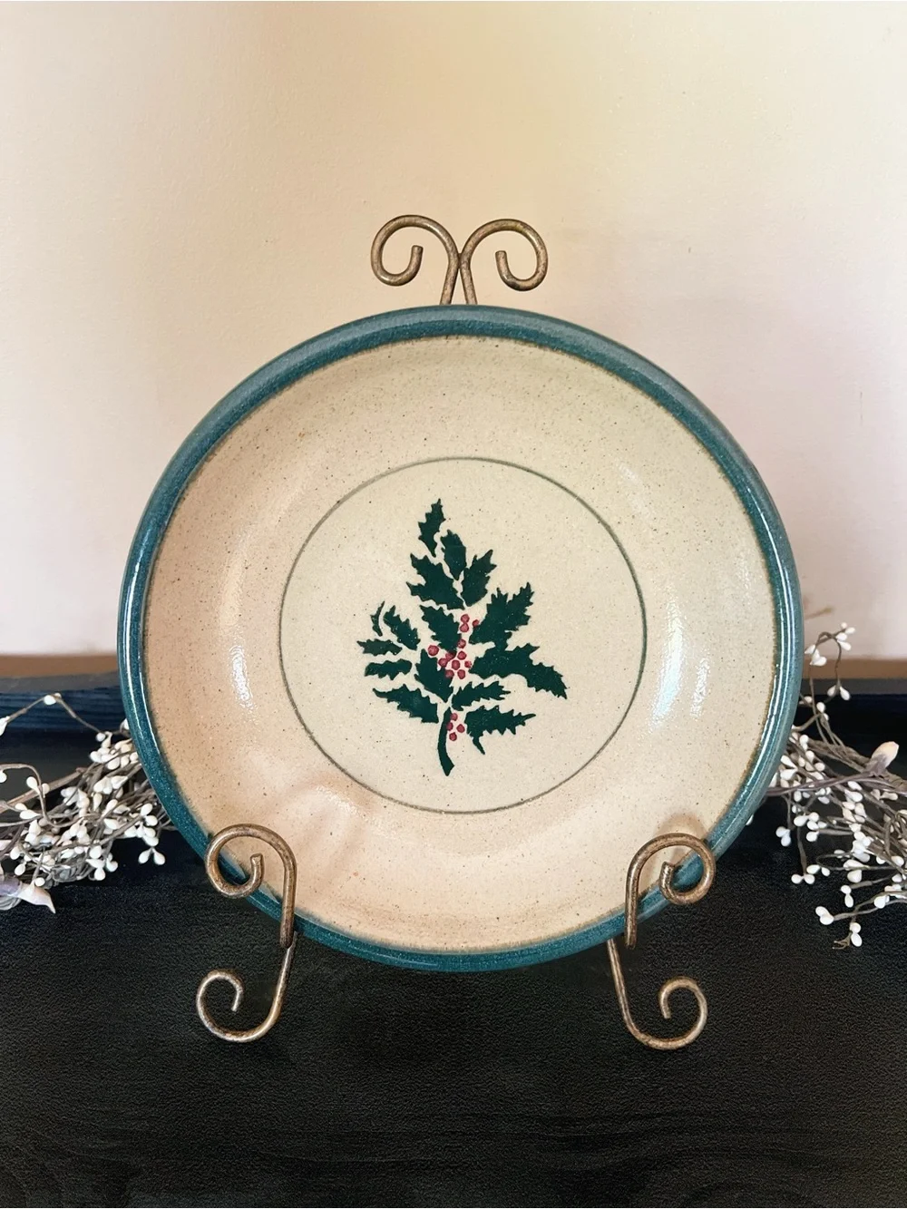 Monroe Salt Works Pottery Holly Berry Pie Plate / Baking Dish - 10 3/8”